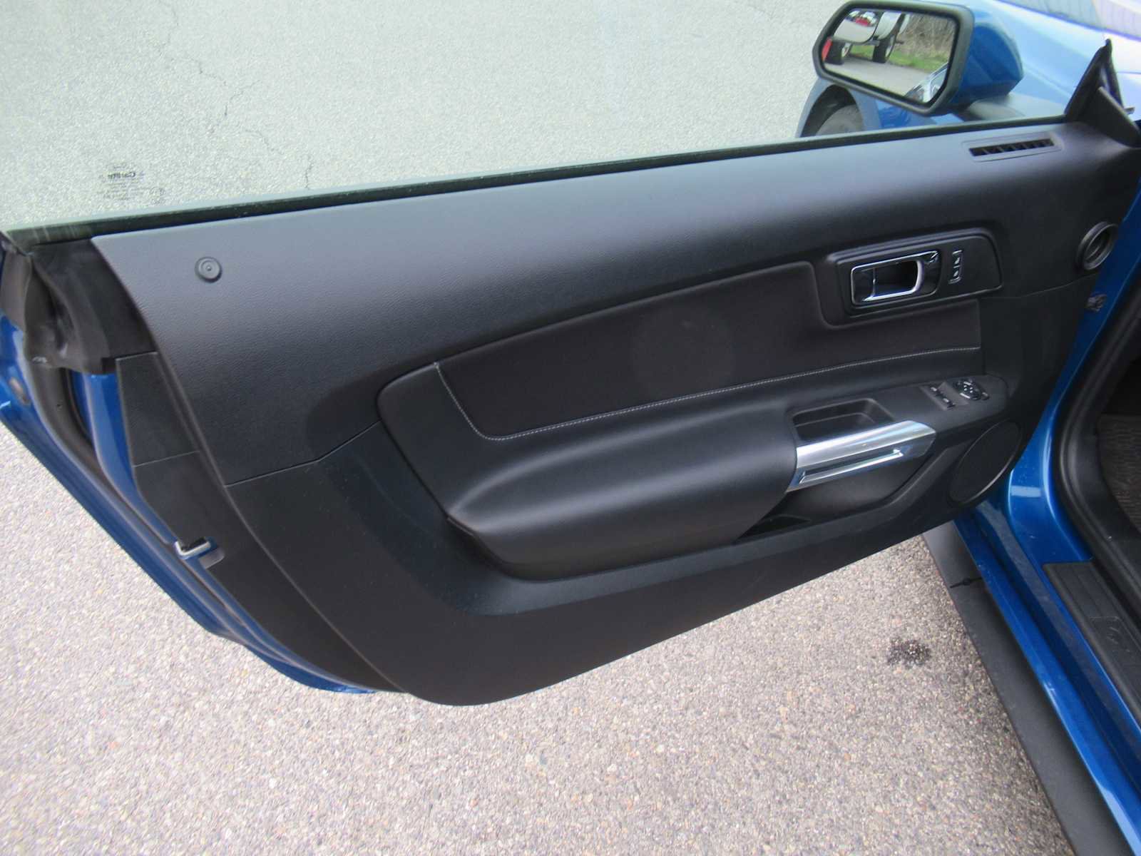 Used 2017 Ford Mustang EcoBoost image 14