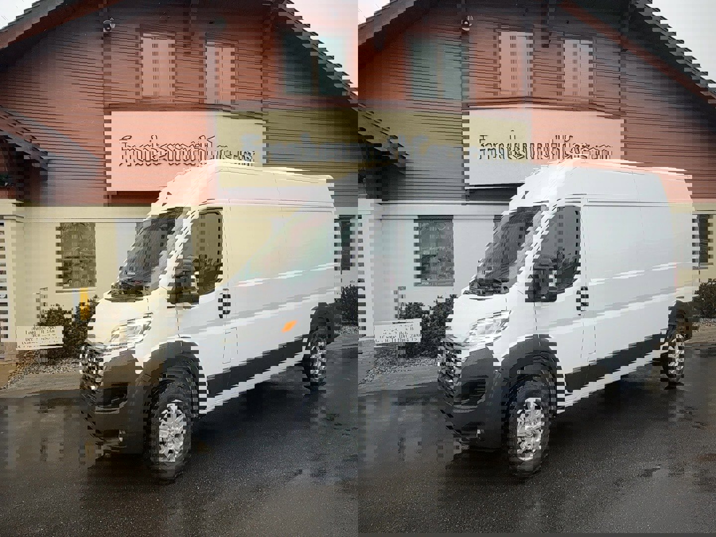 New 2025 RAM ProMaster 2500 w/ Quick Order Package 22G SLT