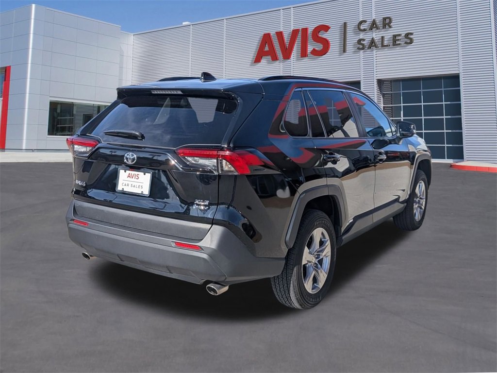 Used 2025 Toyota RAV4 XLE image 6