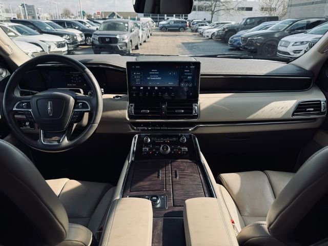 Used 2024 Lincoln Navigator L Reserve image 29