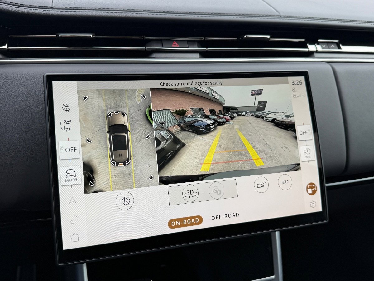 Used 2025 Land Rover Range Rover Long Wheelbase SE image 36