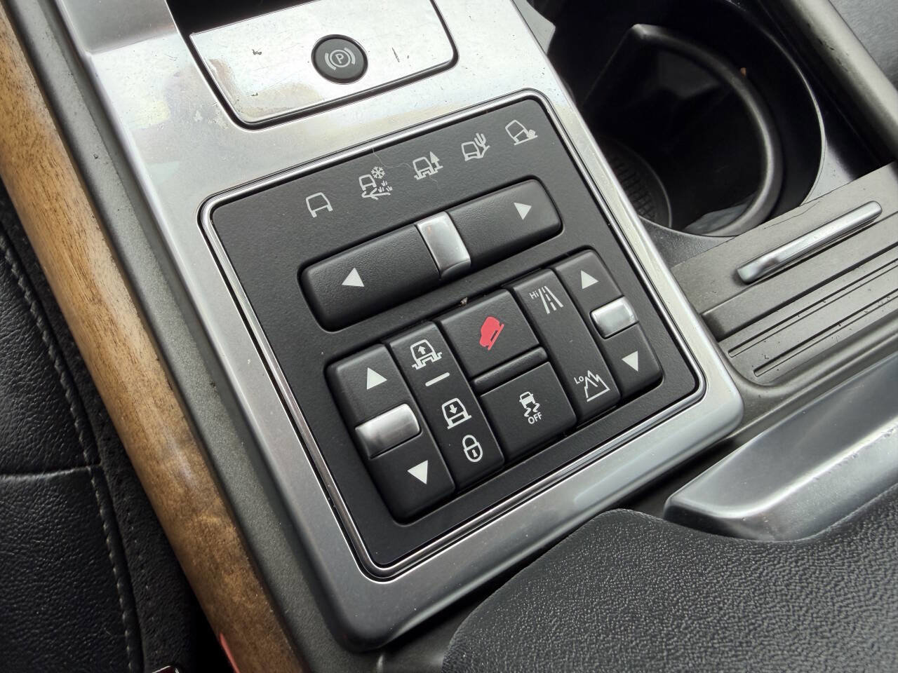 Used 2012 Land Rover Range Rover Sport HSE AWD/4WD image 24