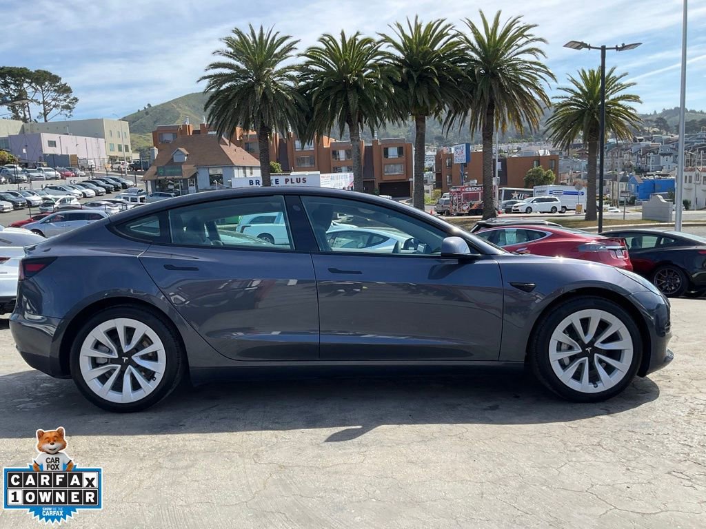 Used 2023 Tesla Model 3 Standard Range image 3
