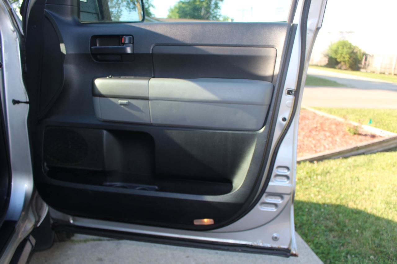 Used 2010 Toyota Tundra 4x4 Double Cab image 29