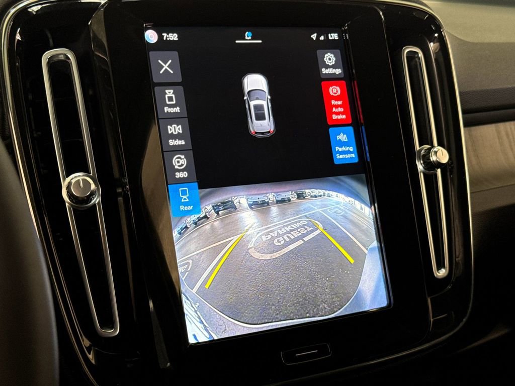 Certified 2023 Volvo XC40 B5 Ultimate image 19