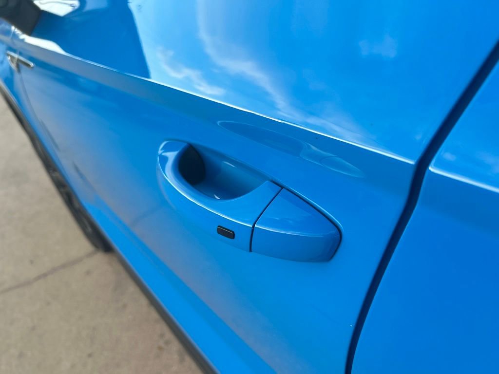 Used 2023 Volkswagen Taos SE w/ Panoramic Sunroof Package image 19