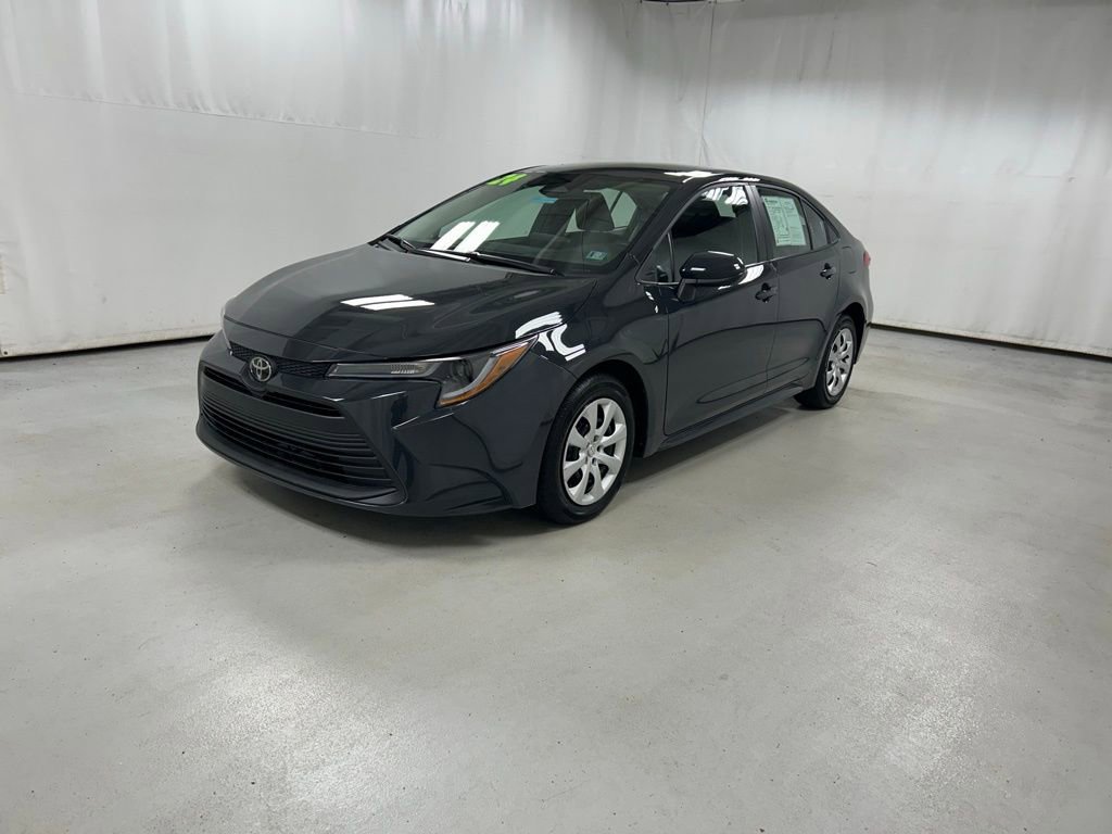 Used 2024 Toyota Corolla LE FWD image 2