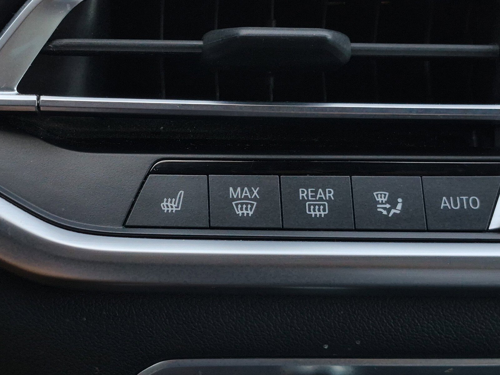Used 2019 BMW X5 xDrive50i w/ Premium Package 2 AWD/4WD image 34