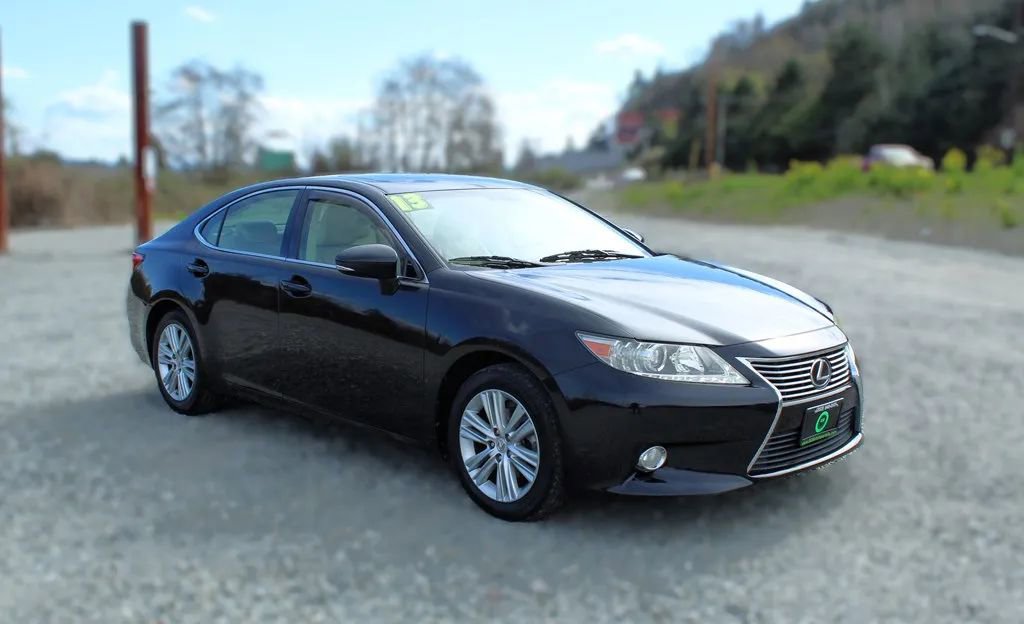 Used 2013 Lexus ES 350 w/ Luxury Pkg