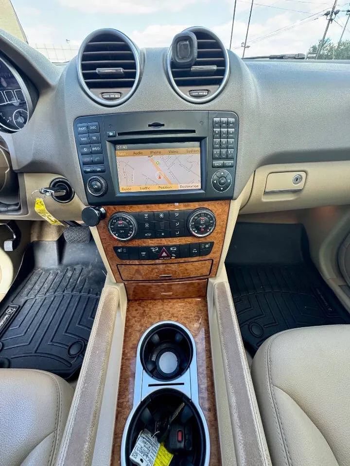 Used 2009 Mercedes-Benz ML 320 BlueTEC 4MATIC image 12