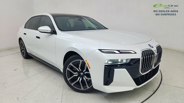 Used 2025 BMW 740i image 1