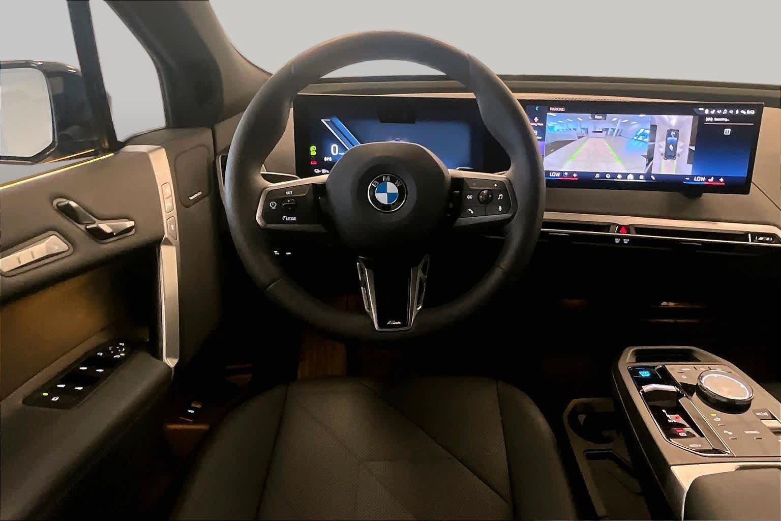 Used 2025 BMW iX xDrive50 w/ Premium Package AWD/4WD image 5