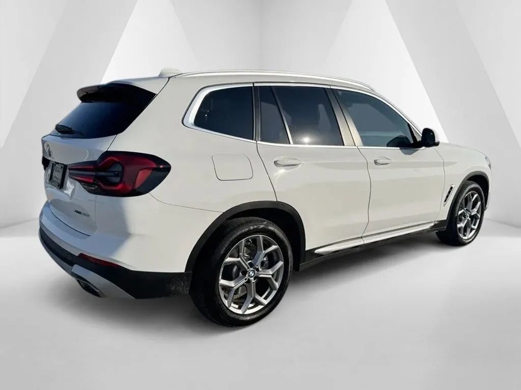 Used 2024 BMW X3 xDrive30i w/ Premium Essential Package image 7
