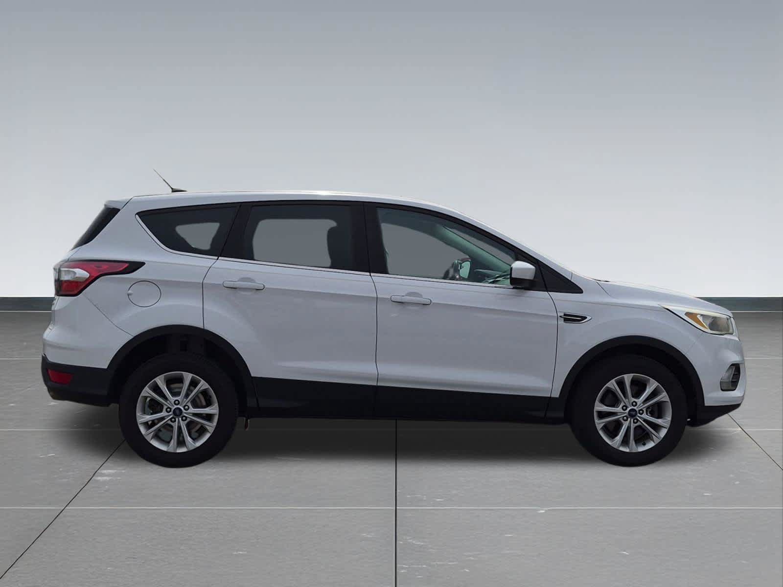 Used 2017 Ford Escape SE AWD/4WD image 7