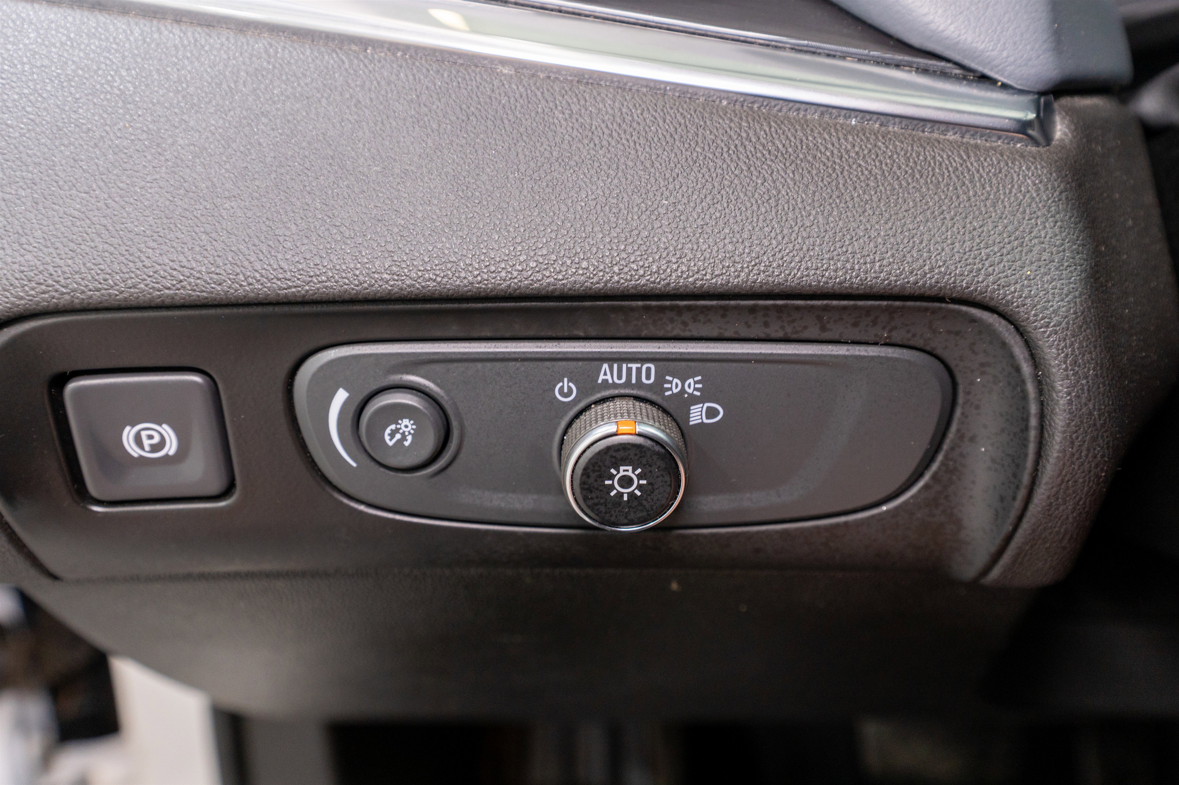 Used 2020 Buick Enclave Essence w/ Sound and Sites Package image 31