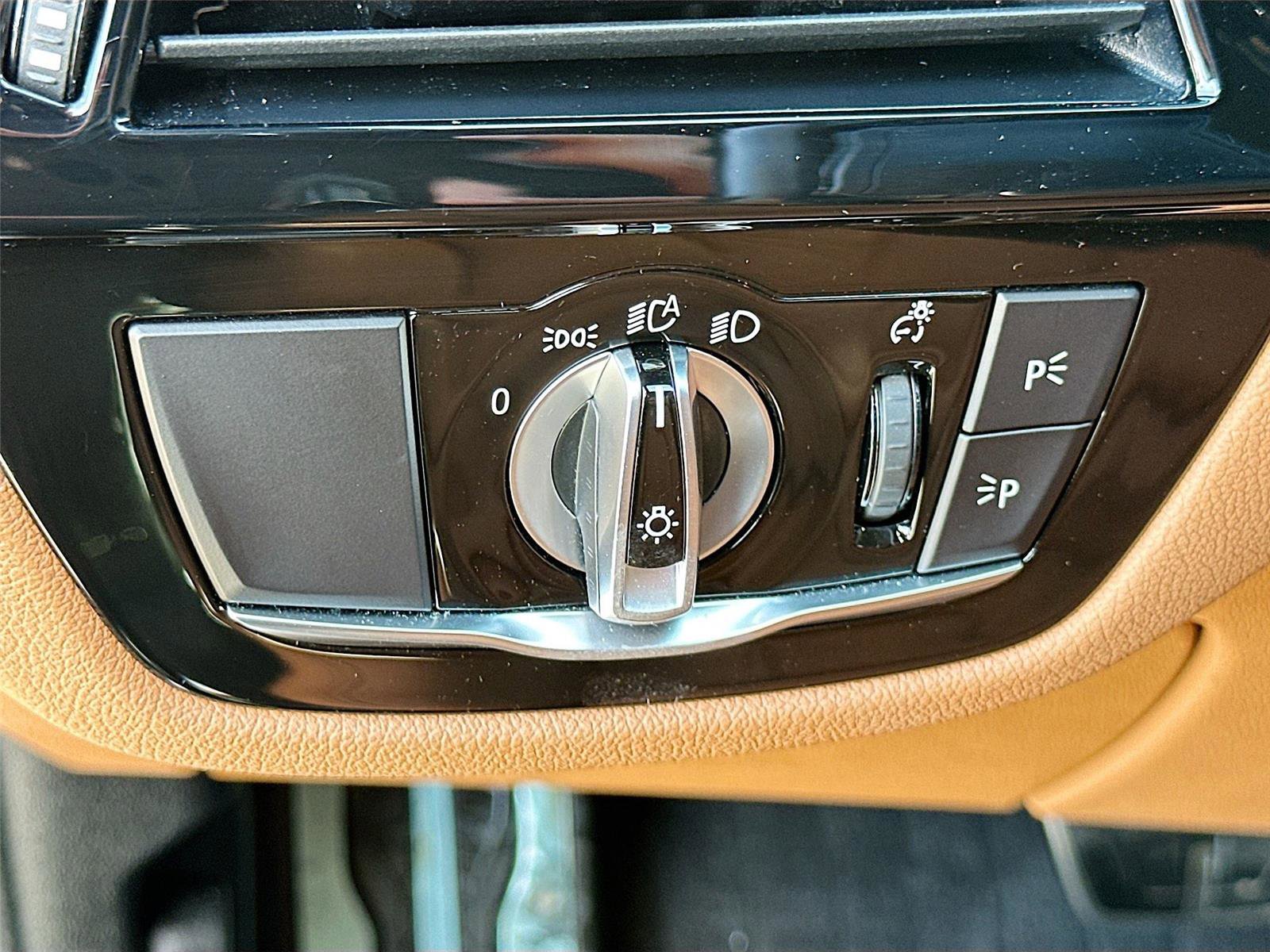 Used 2023 BMW 530i xDrive w/ M Sport Package image 10