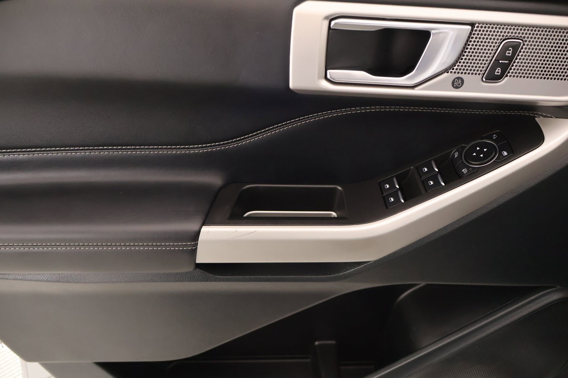 Used 2024 Ford Explorer XLT w/ Equipment Group 202A image 18