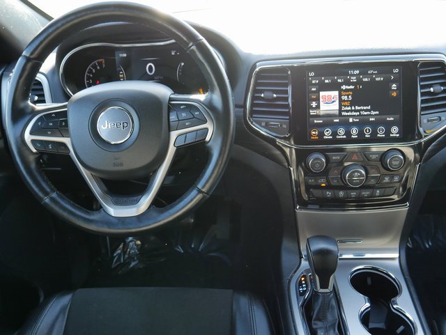 Used 2022 Jeep Grand Cherokee Laredo X image 16