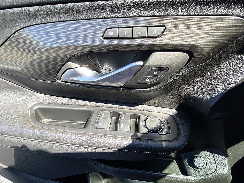 Used 2022 GMC Terrain SLT image 10