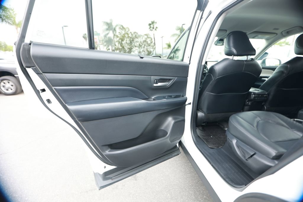 Used 2024 Toyota Grand Highlander Limited image 33