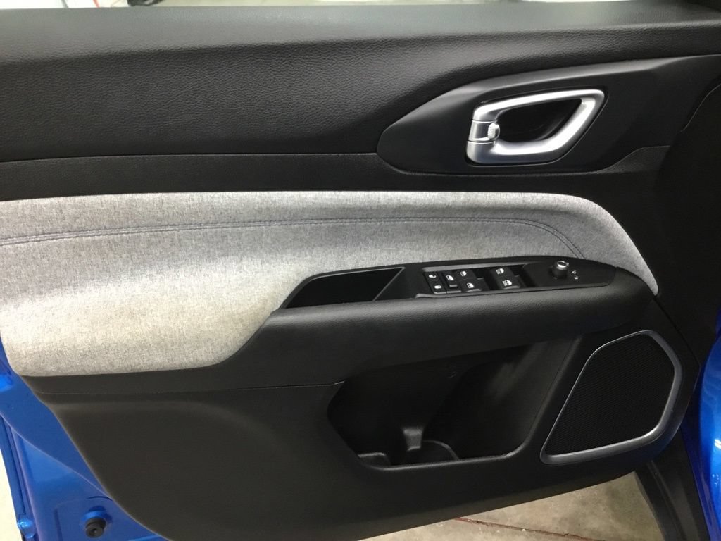Used 2022 Jeep Compass Latitude AWD/4WD image 8