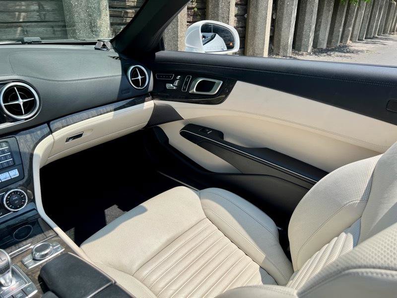 Used 2017 Mercedes-Benz SL 550 image 17
