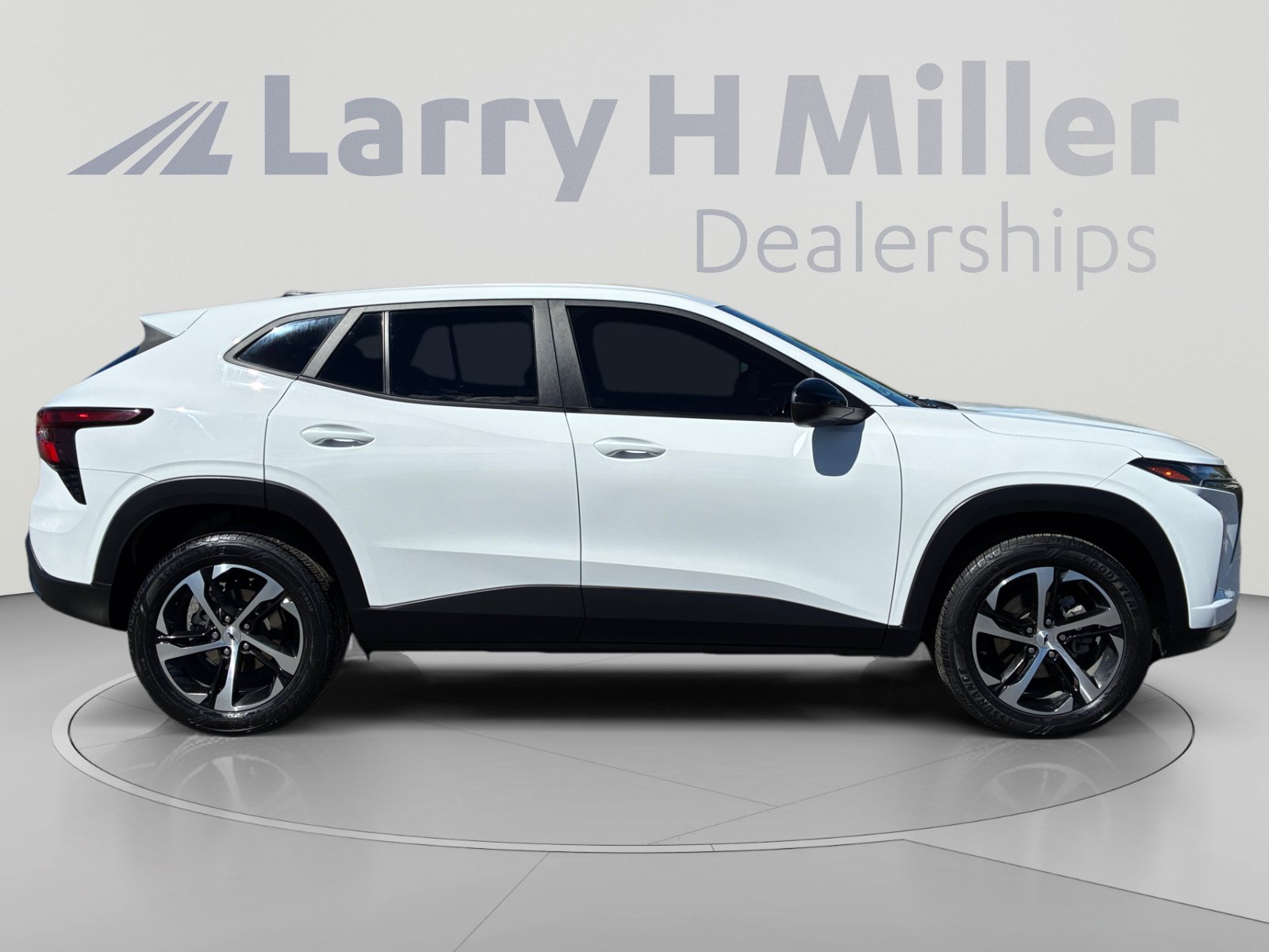 Used 2024 Chevrolet Trax RS FWD image 6