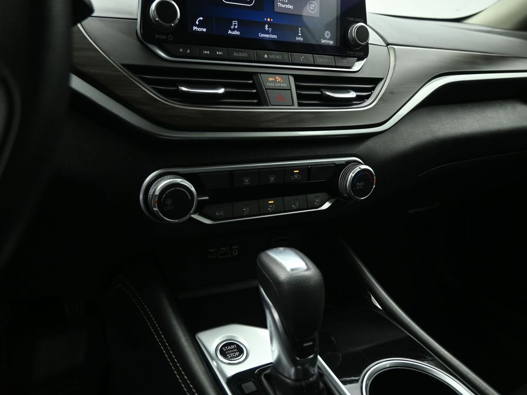 Used 2023 Nissan Altima 2.5 SV image 16