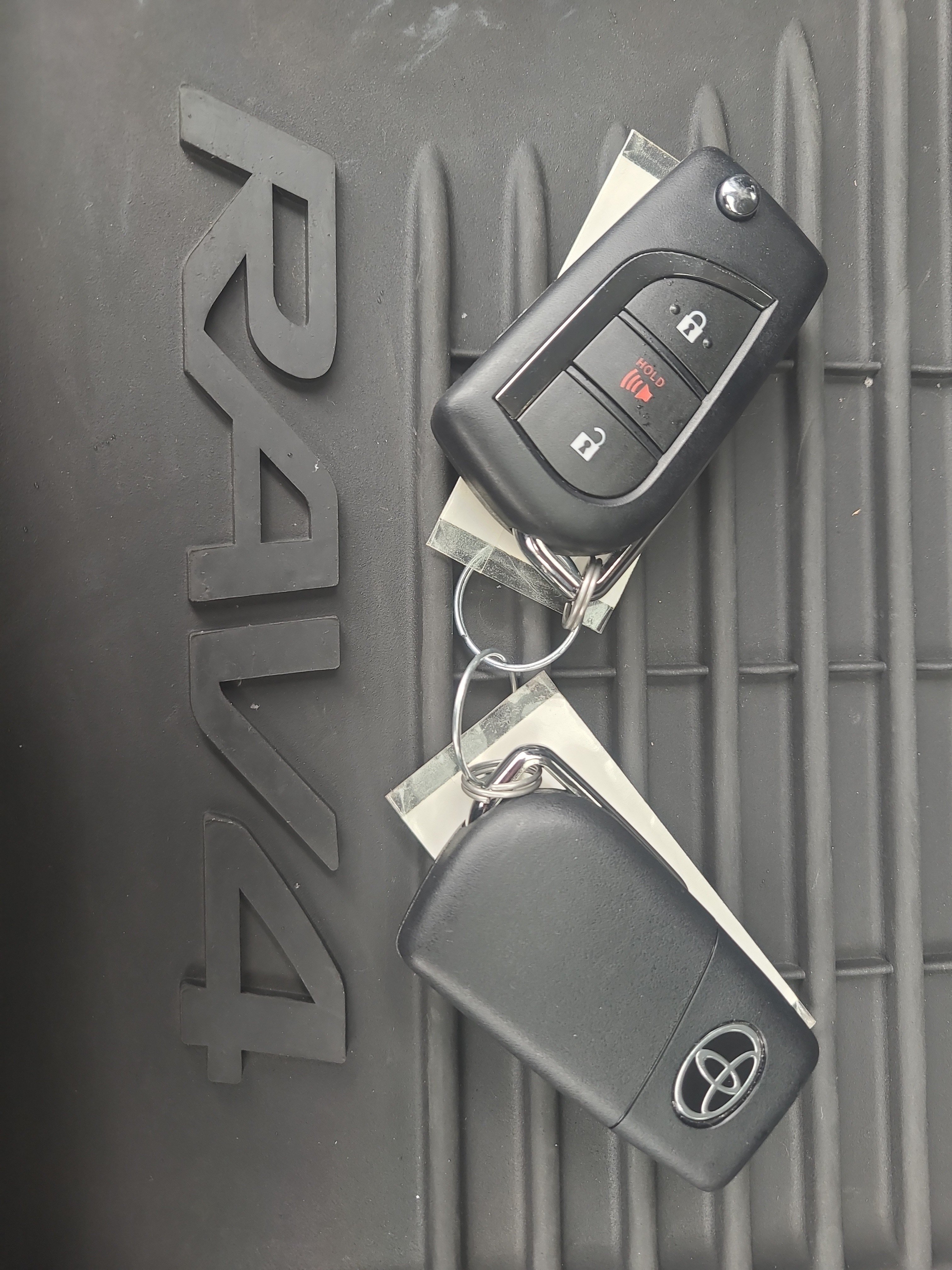Used 2024 Toyota RAV4 LE AWD/4WD image 30