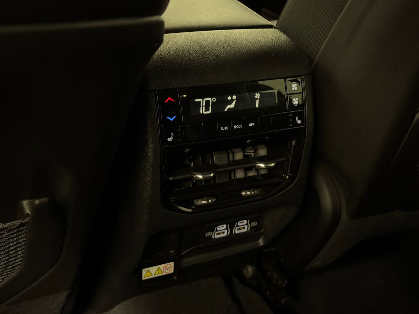 Used 2023 Jeep Grand Cherokee L Limited w/ Luxury Tech Group II image 20