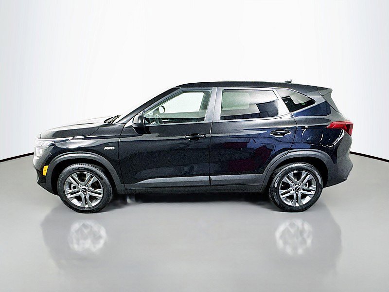 Used 2023 Kia Seltos LX AWD/4WD image 4