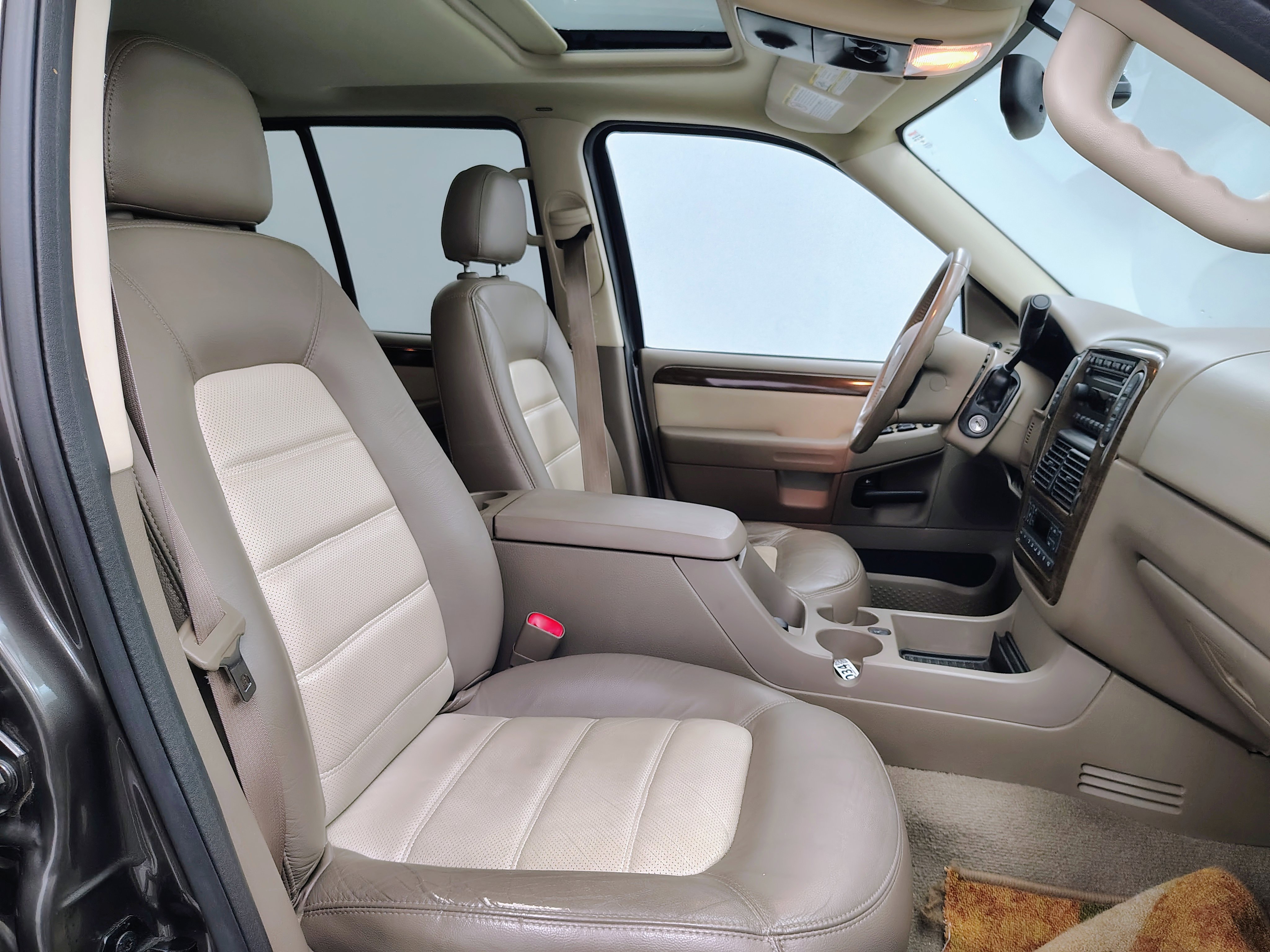 Used 2005 Ford Explorer Eddie Bauer image 13