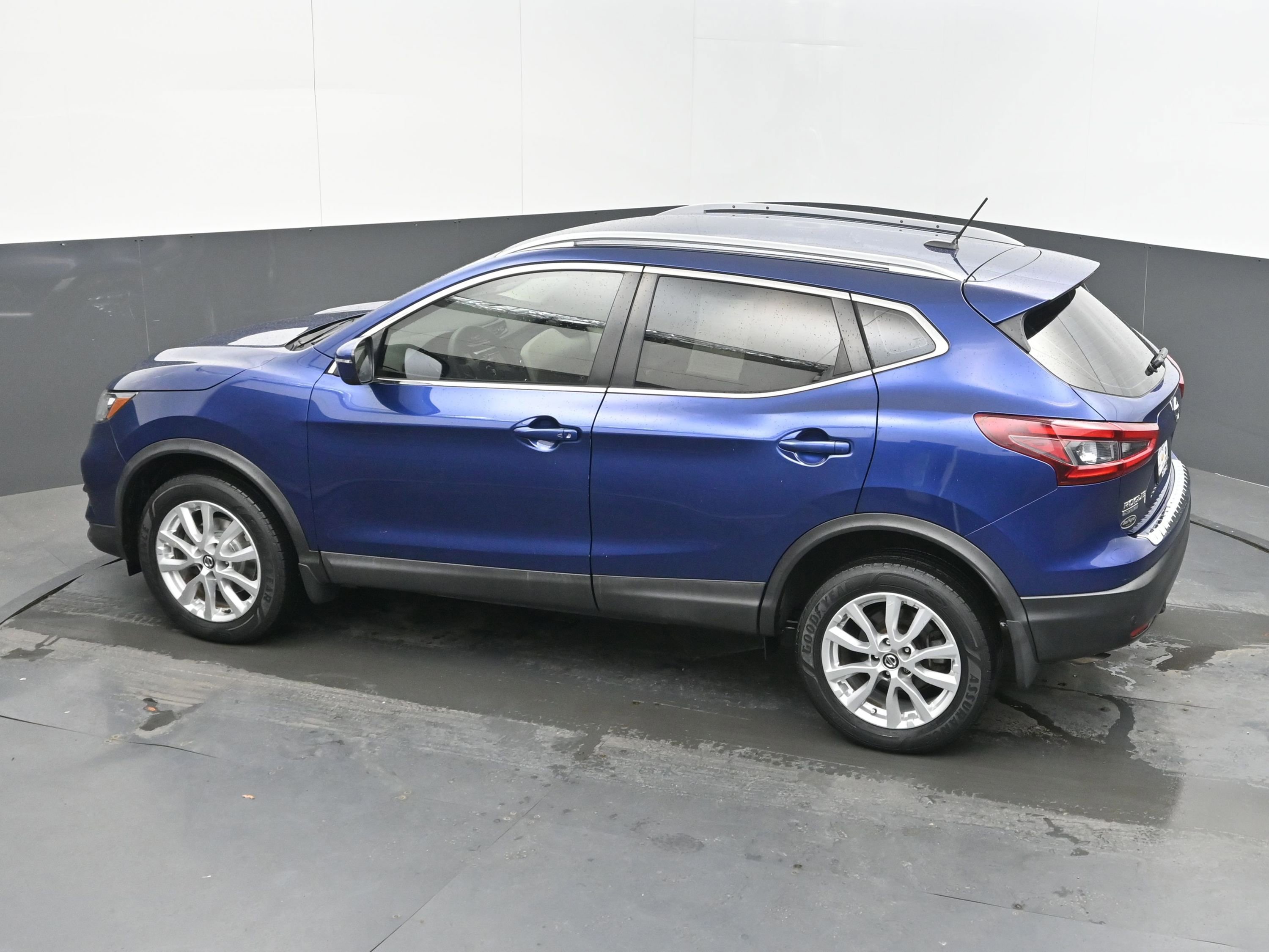 Used 2020 Nissan Rogue Sport SV FWD image 34