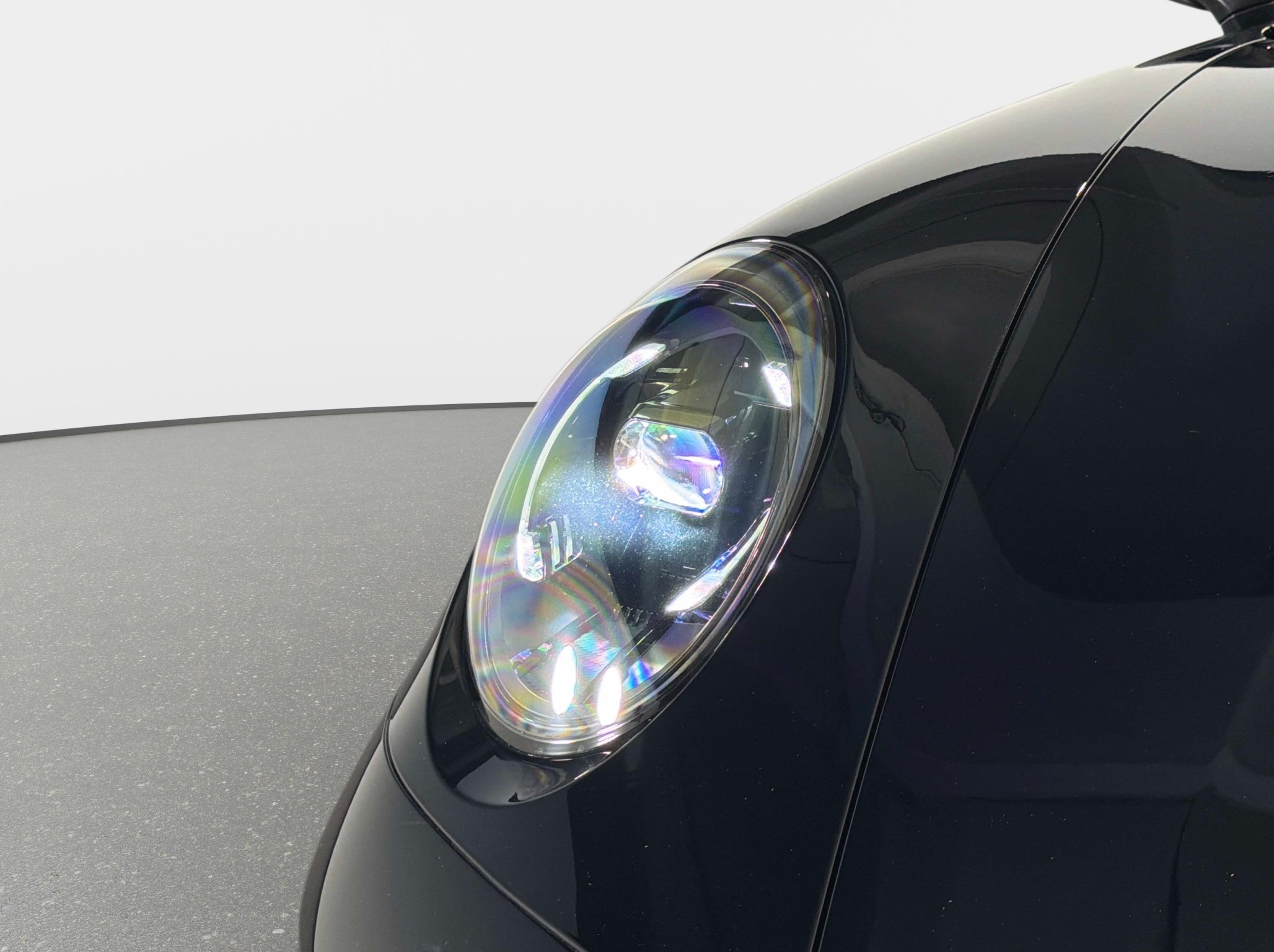 Used 2025 Porsche 911 Carrera RWD image 16