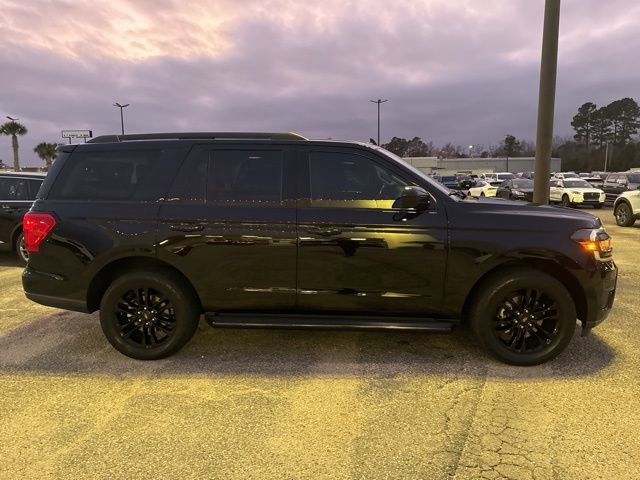 Used 2023 Ford Expedition XLT image 2