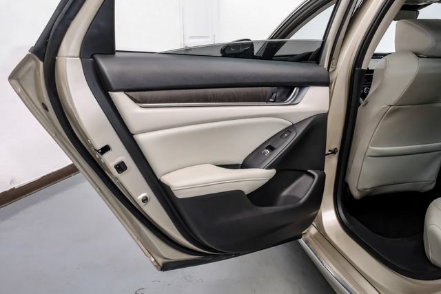 Used 2018 Honda Accord Touring image 61