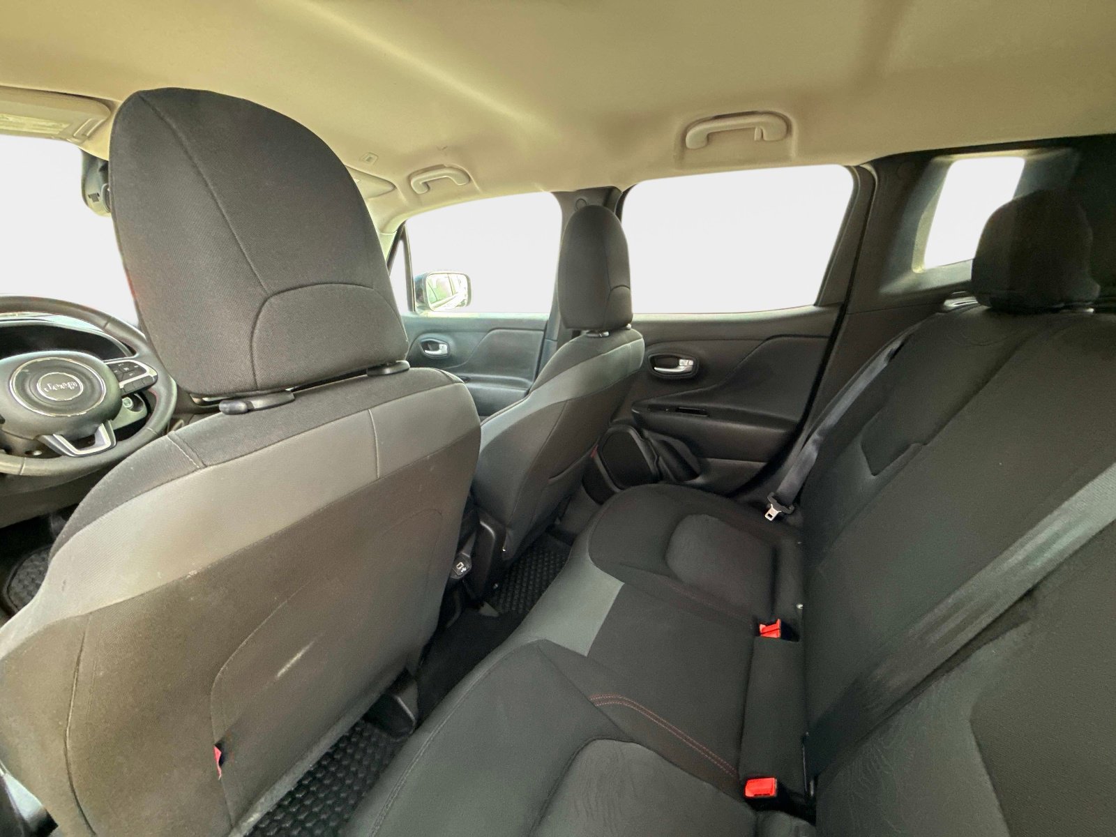 Used 2023 Jeep Renegade Trailhawk image 18