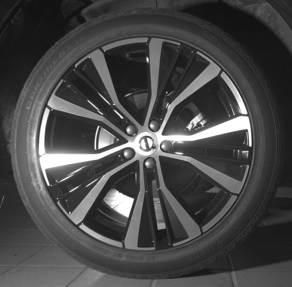 Certified 2024 Volvo XC60 B5 Plus w/ Protection Package Premier AWD/4WD image 27