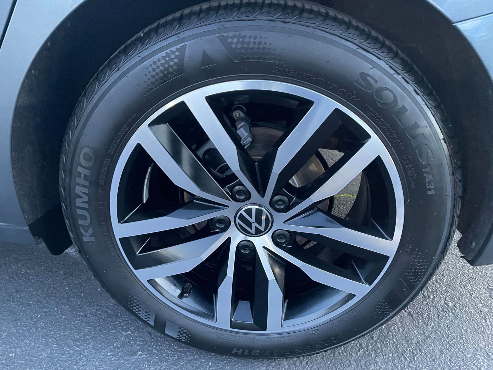 Used 2025 Volkswagen Jetta SE image 30