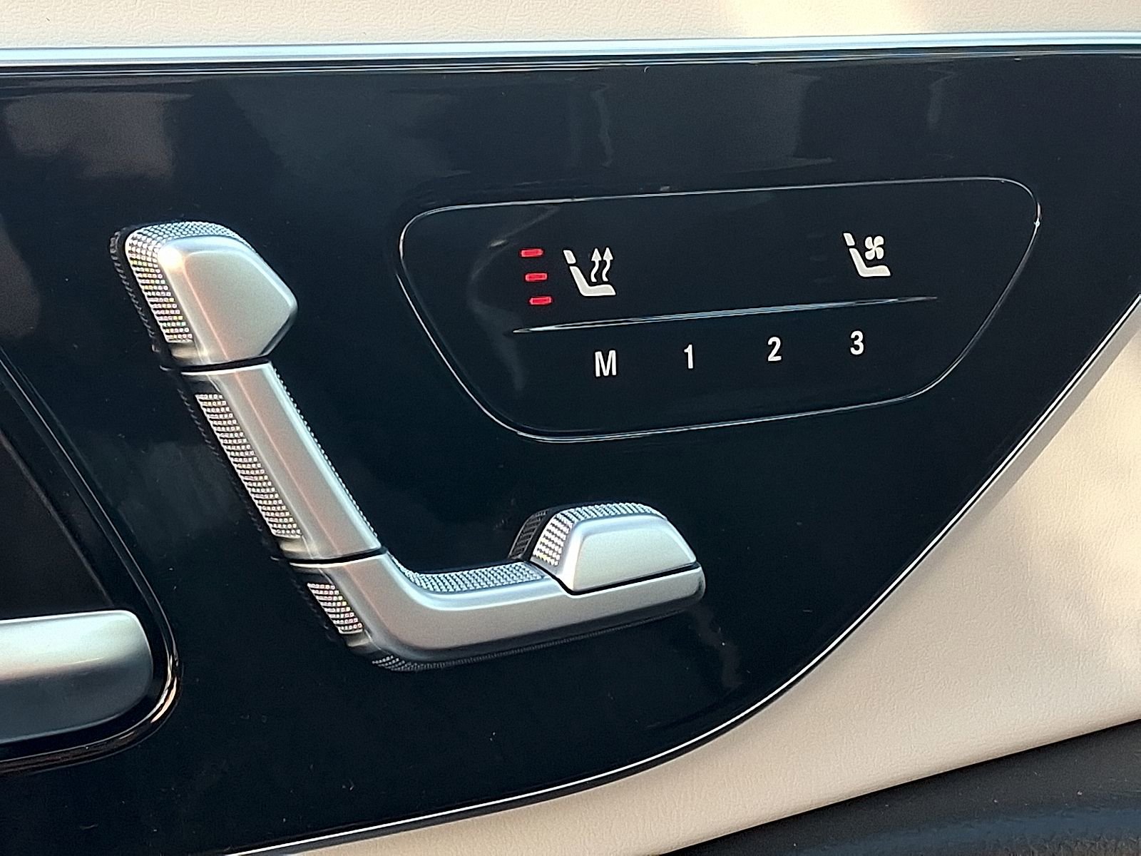 New 2026 Mercedes-Benz E 350 4MATIC Sedan image 15