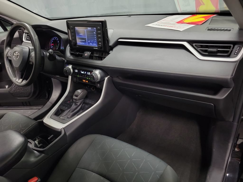 Used 2022 Toyota RAV4 XLE AWD/4WD image 27