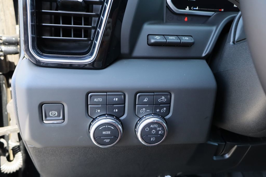 New 2026 GMC Sierra 2500 Denali Ultimate AWD/4WD image 9