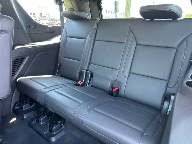 Used 2022 Chevrolet Tahoe LT w/ Luxury Package AWD/4WD image 6