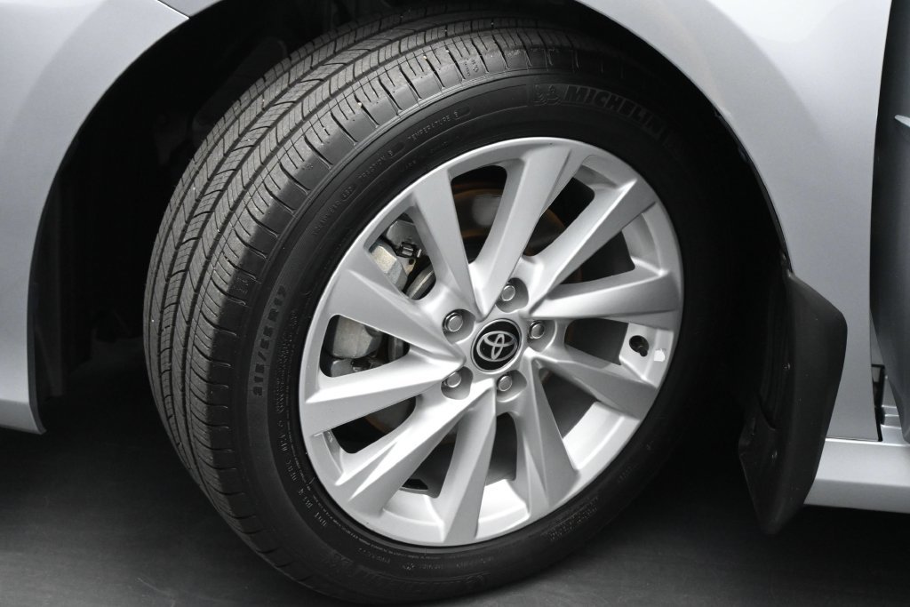 Used 2024 Toyota Camry LE FWD image 19