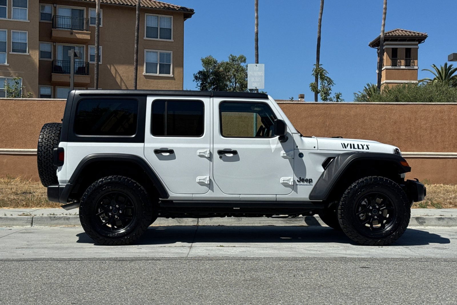 Used 2025 Jeep Wrangler Unlimited Sport S 4xe AWD/4WD image 3