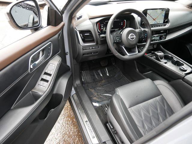 Certified 2023 Nissan Rogue Platinum w/ Platinum Premium Package AWD/4WD image 9