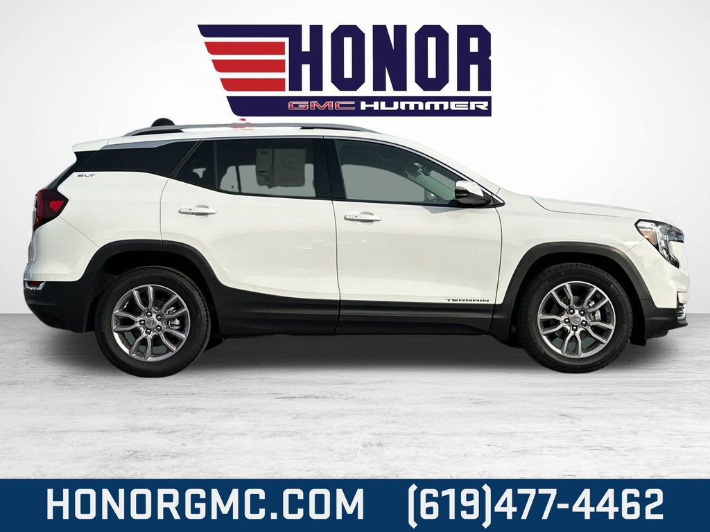 Used 2024 GMC Terrain SLT image 3