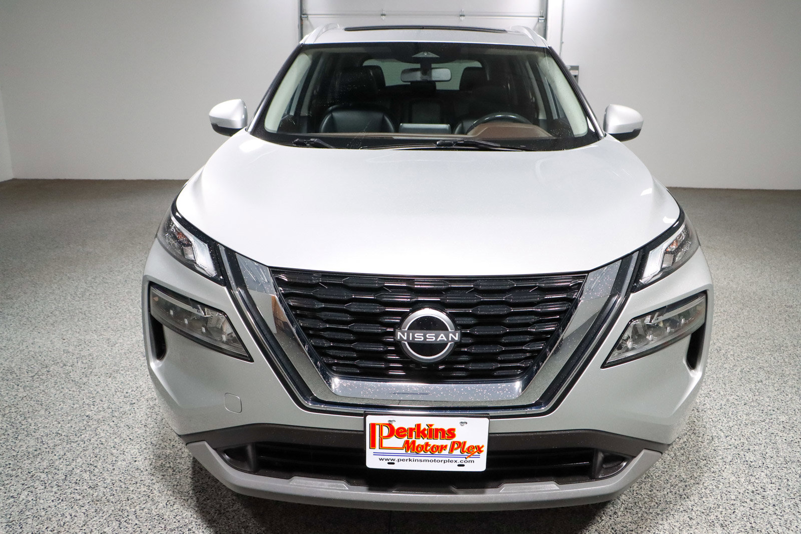 Used 2022 Nissan Rogue SV w/ SV Premium Package FWD image 4