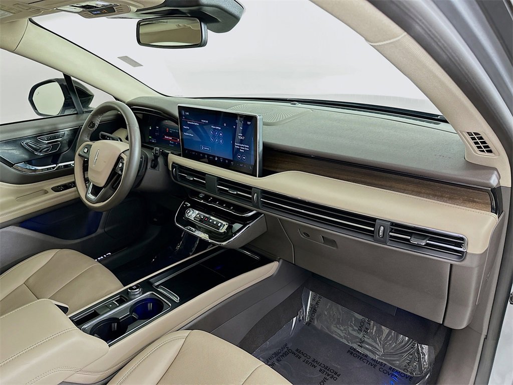 Used 2024 Lincoln Corsair Grand Touring image 29