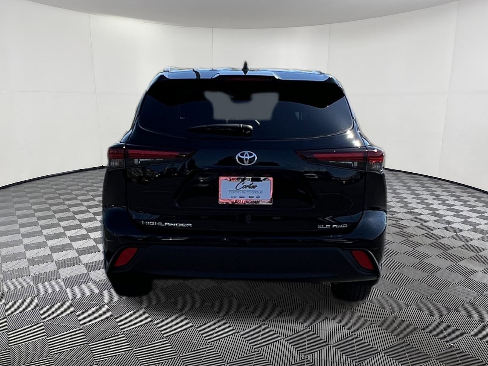 Used 2024 Toyota Highlander XLE image 5